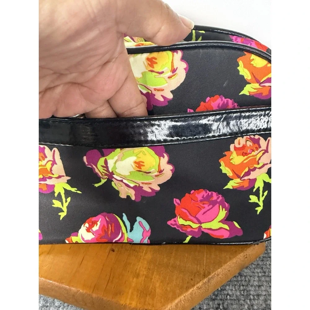 Betsey Johnson Floral Cosmetic Bag Black Multi Roses‎ Print make up Travel Case
